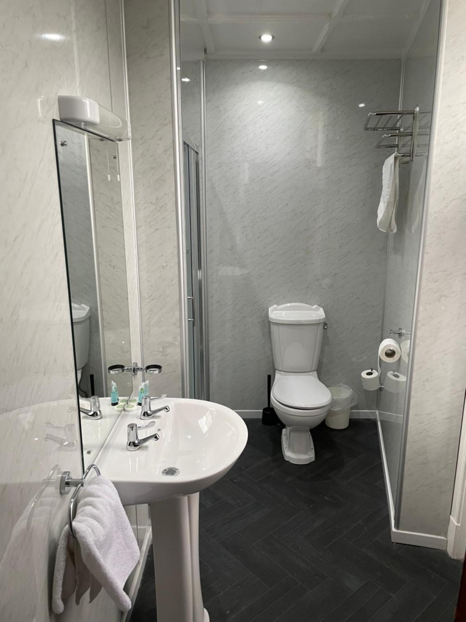 The George Hotel Whitby Esterno foto